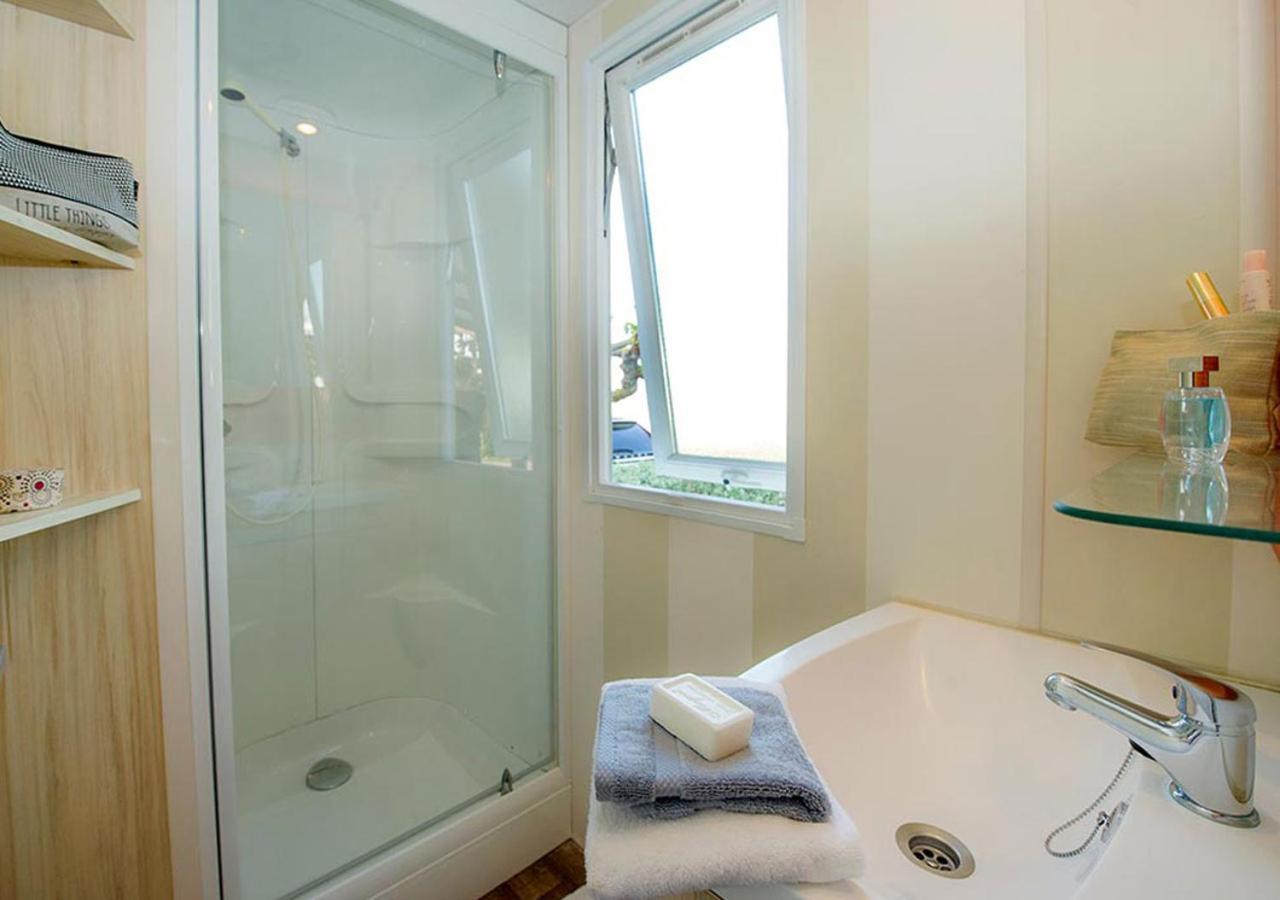 Mobilhome Climatise 3Ch 6P Dans Parc Des 7 Fonts Agde Luaran gambar